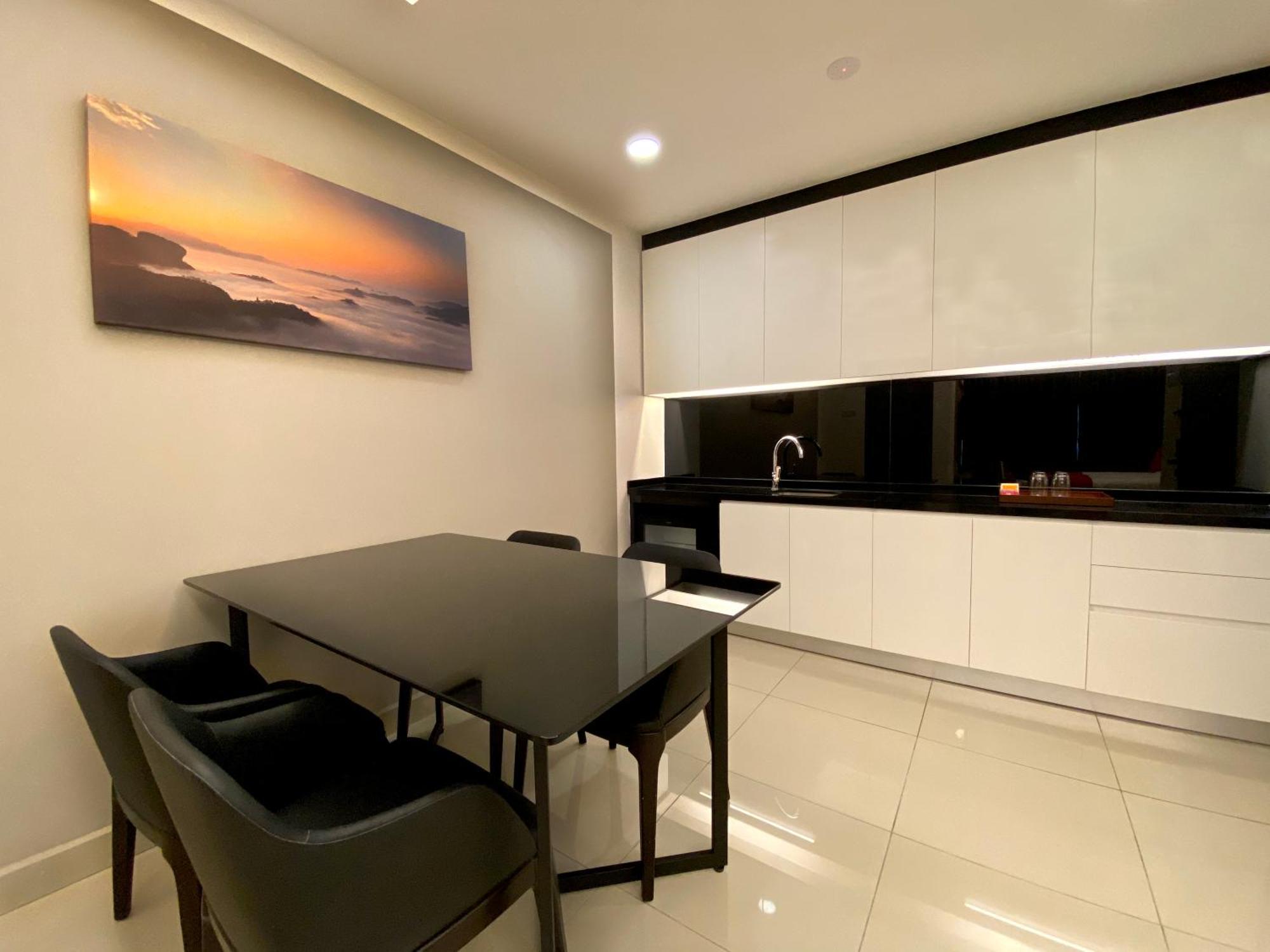 فندق غراند أيون ديليمن مرتفعات جنتنغ المظهر الخارجي الصورة A modern kitchen